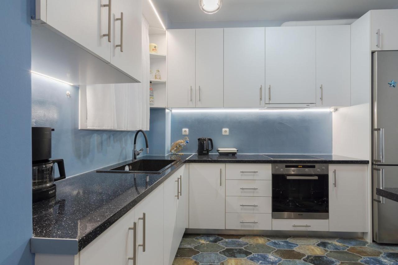Wonderful Renovated Apartment With Private Patio Афины Экстерьер фото