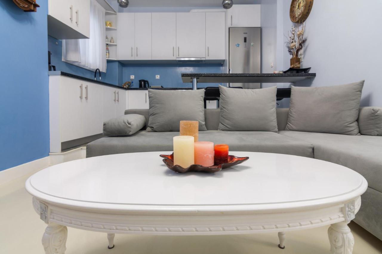 Wonderful Renovated Apartment With Private Patio Афины Экстерьер фото
