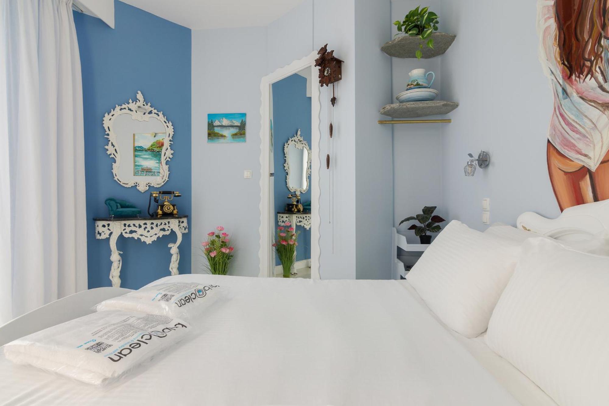 Wonderful Renovated Apartment With Private Patio Афины Экстерьер фото