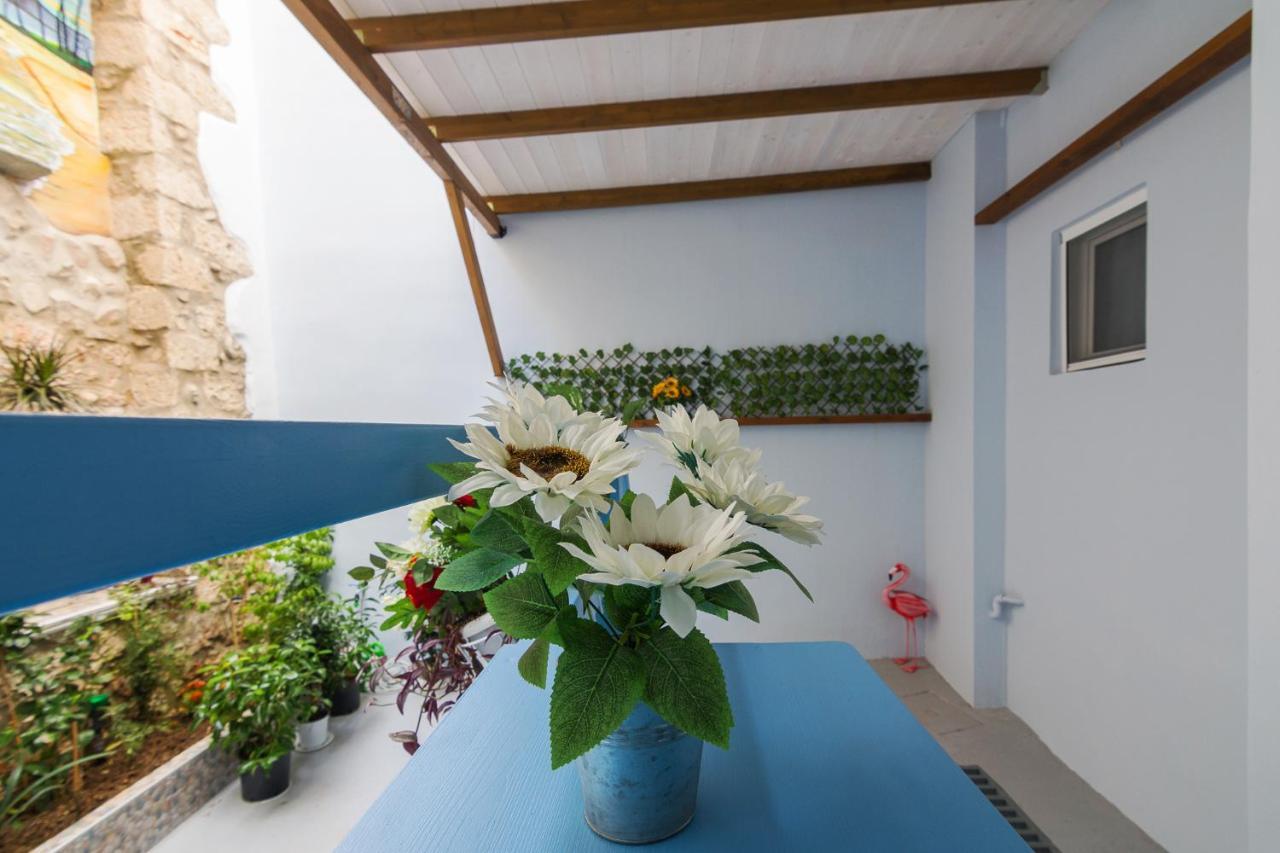 Wonderful Renovated Apartment With Private Patio Афины Экстерьер фото